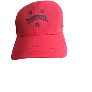 Sun Day Red Tiger Woods golf hat Cypress Fit 1/2 vent, small/medium, NWT